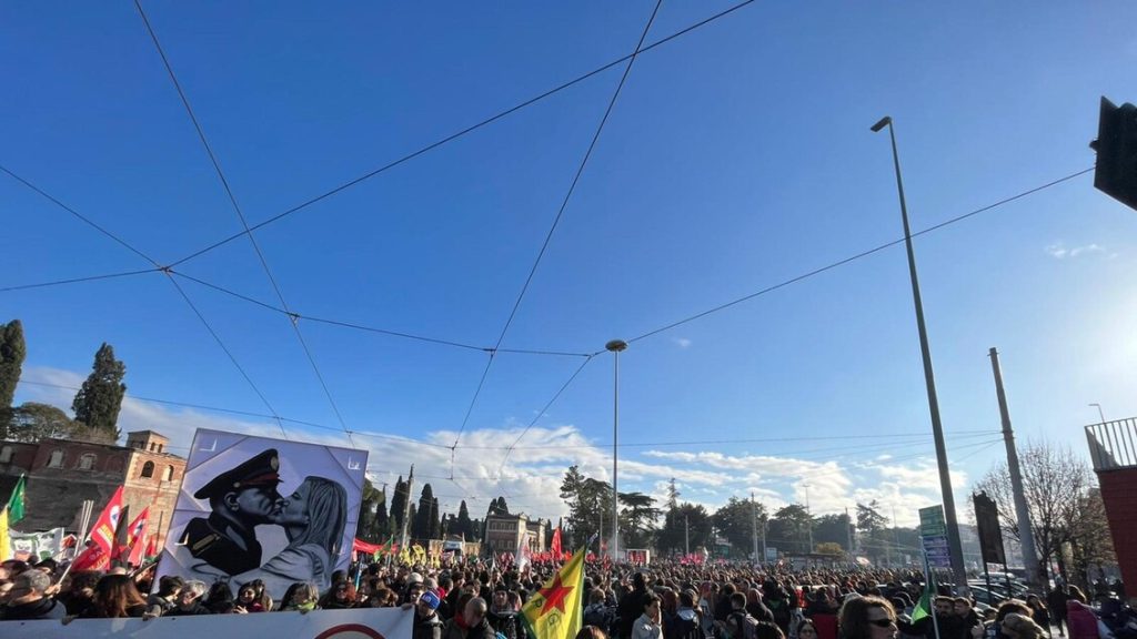 Roma_in_piazza_contro_il_decre