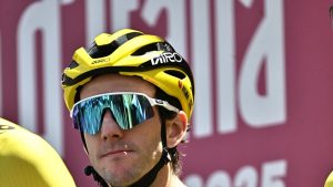 Simon_Yates_conquista_la_magli