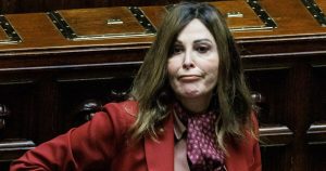 Daniela_Santanch%C3%A9_in_difficolt