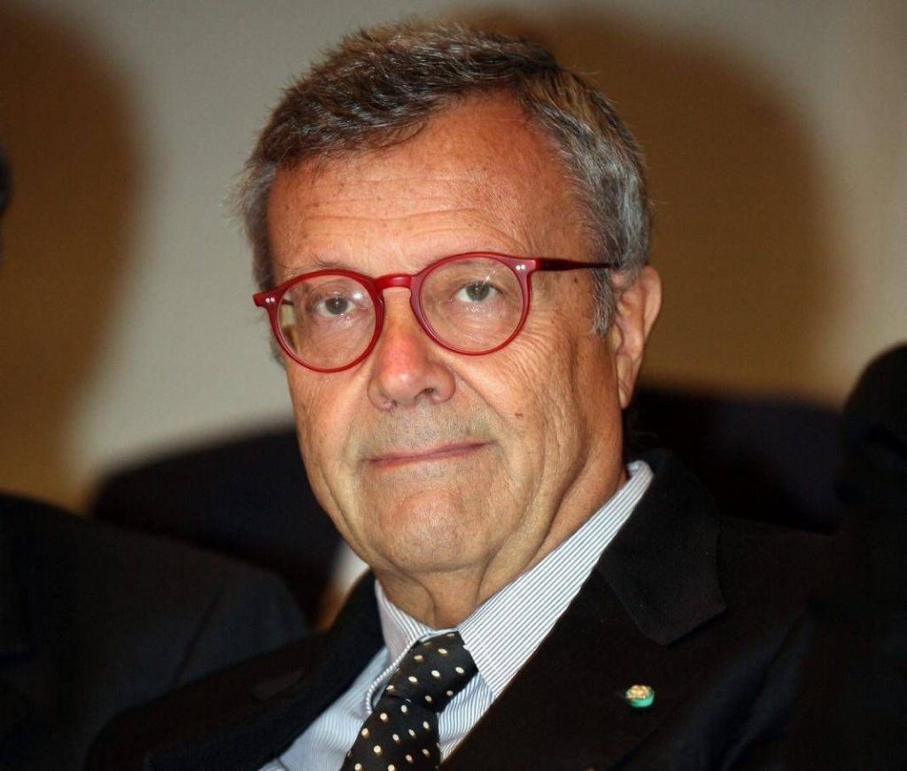 Il_mondo_del_giornalismo_piang