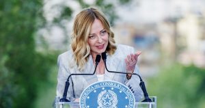 Napoli%2C_professore_nel_mirino%3A